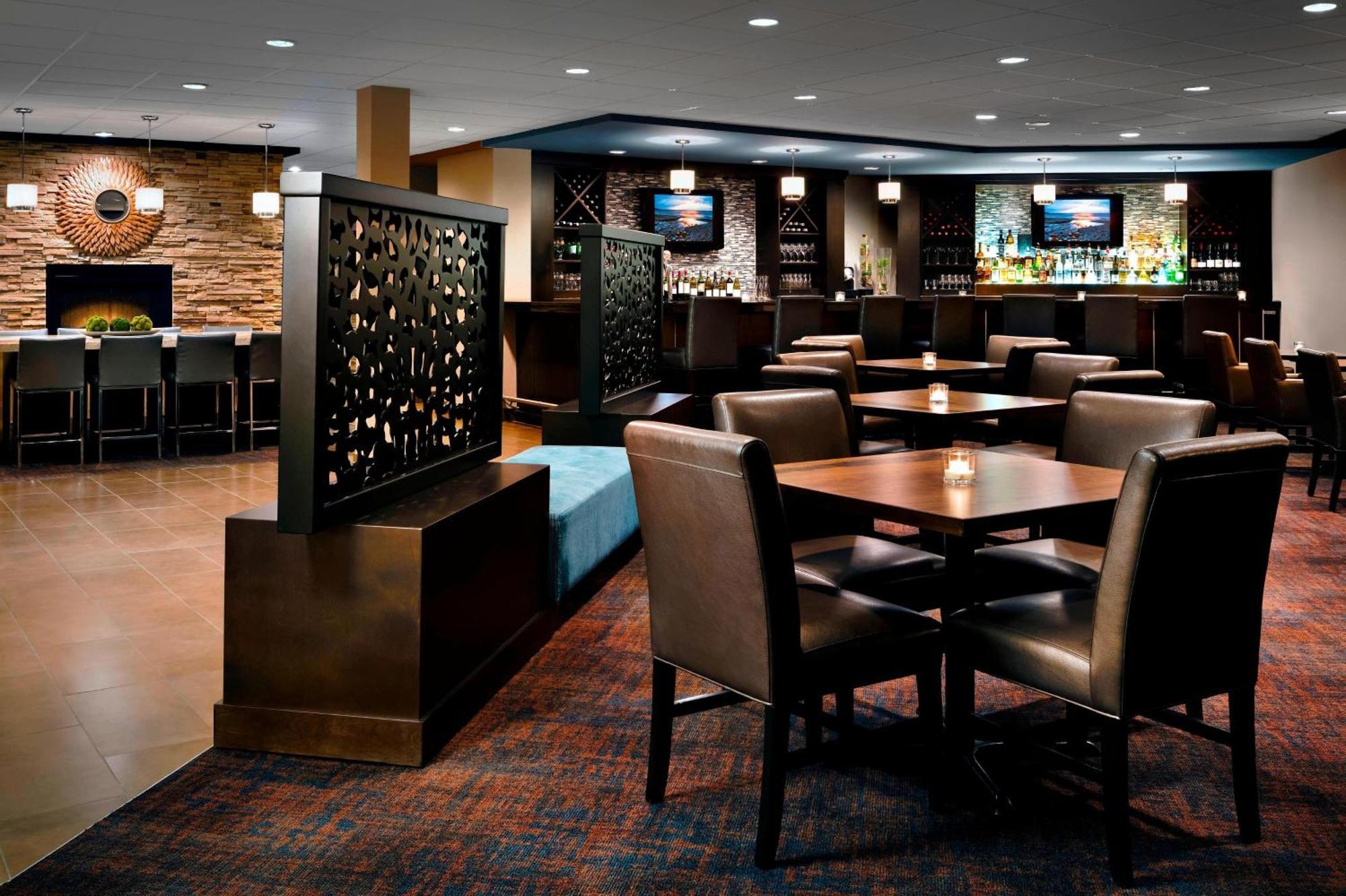 Delta Hotels By Marriott Sault Ste. Marie Waterfront Exteriör bild
