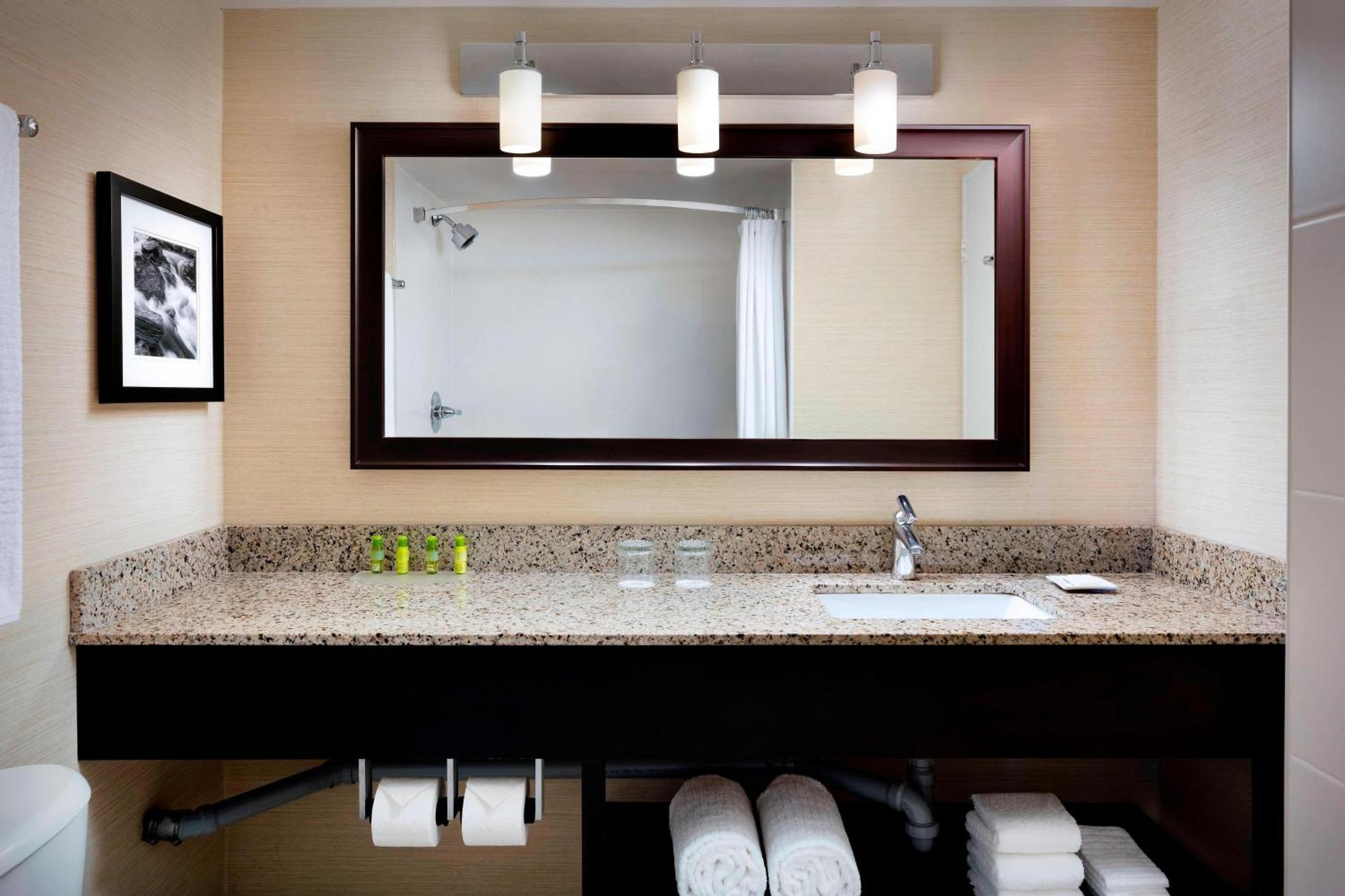 Delta Hotels By Marriott Sault Ste. Marie Waterfront Exteriör bild