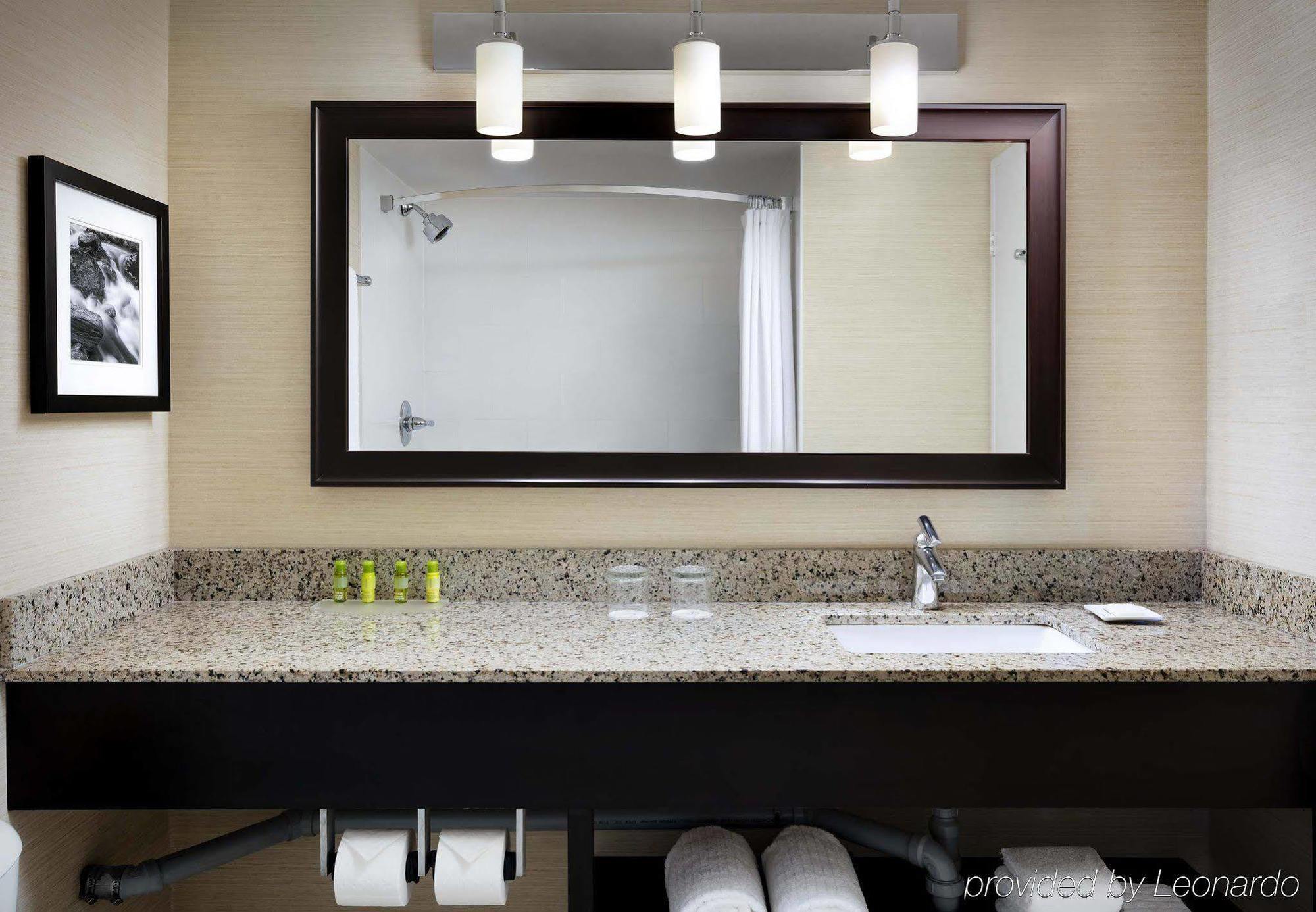 Delta Hotels By Marriott Sault Ste. Marie Waterfront Exteriör bild